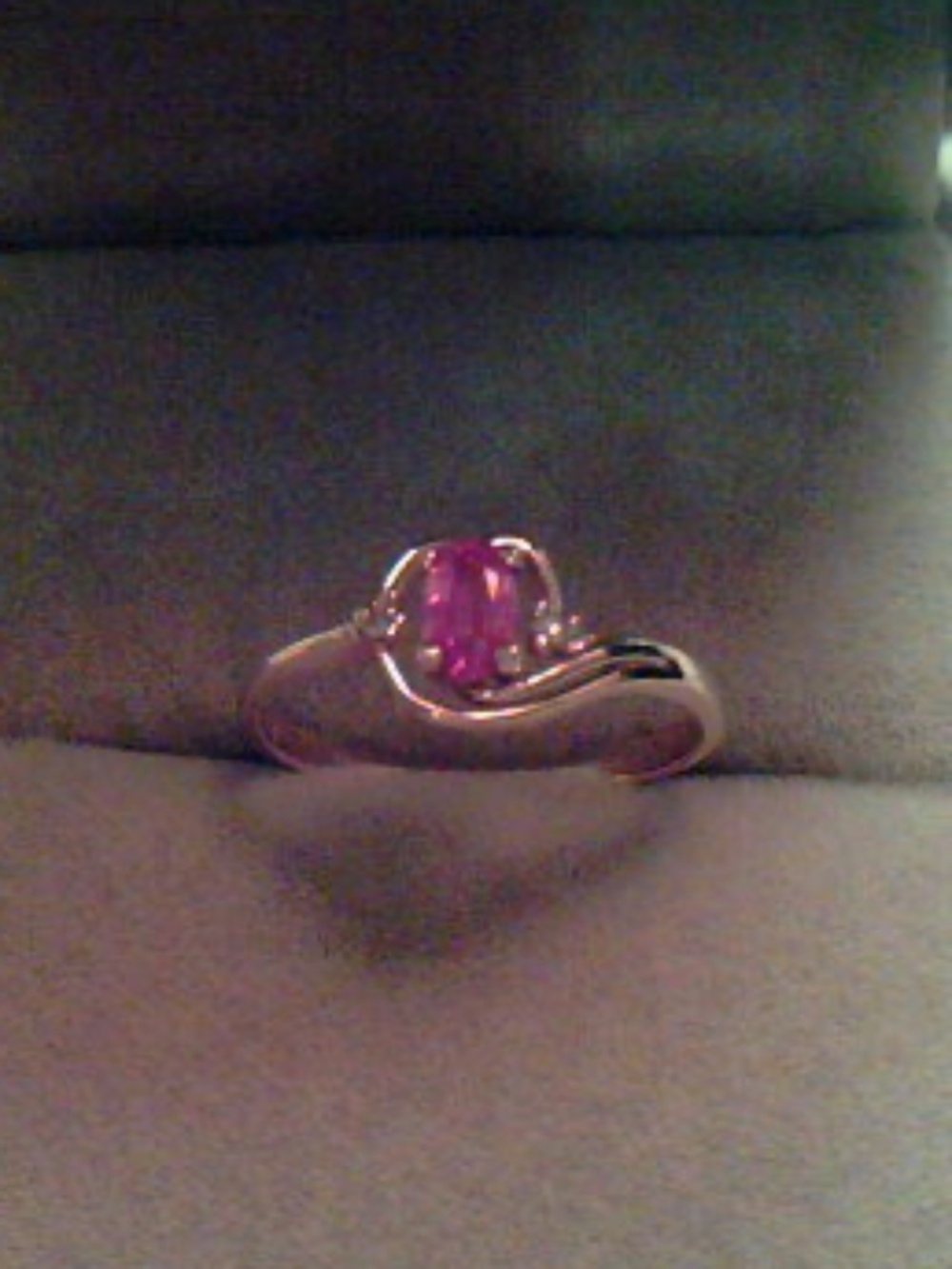 Contemporary 10K GOLD/RUBY/DIAMOND Right Hand Ring!